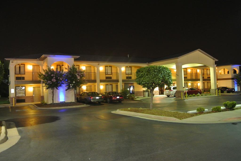 Americas Best Value Inn&Suites Little Rock Extérieur photo